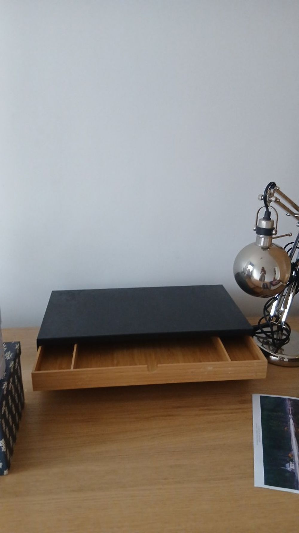 Boîte de rangement/support PC 