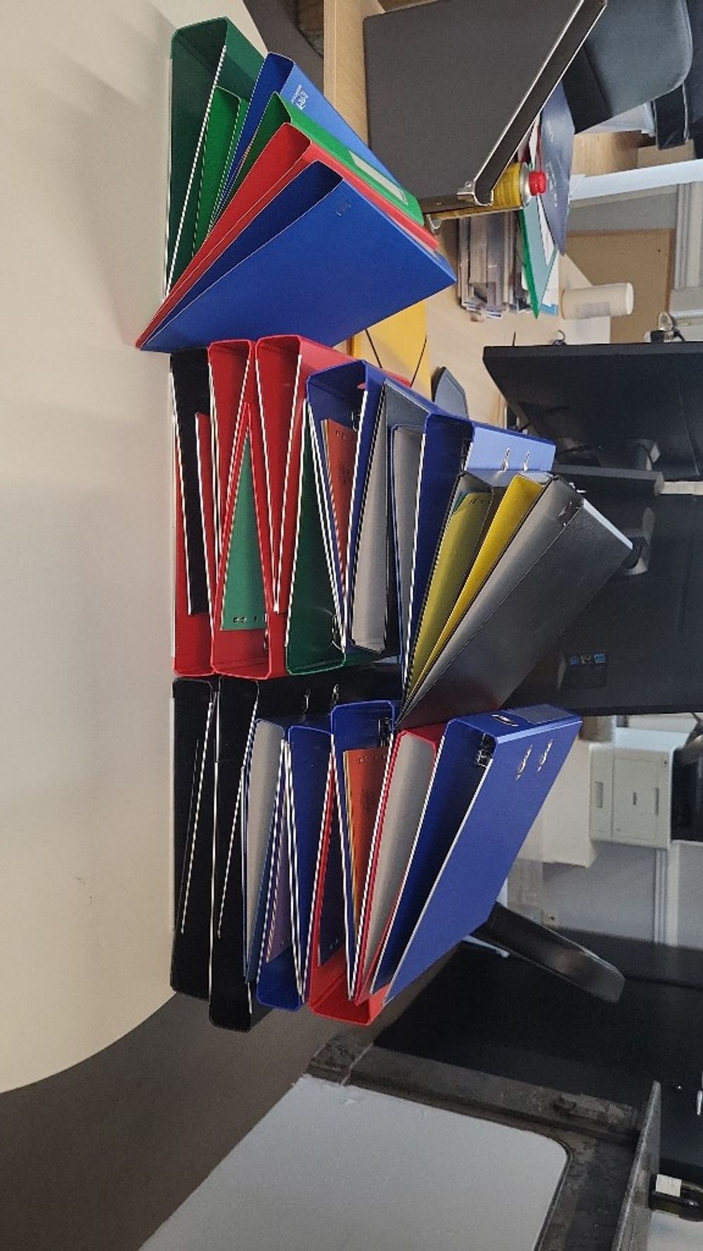 Classeurs multicolores