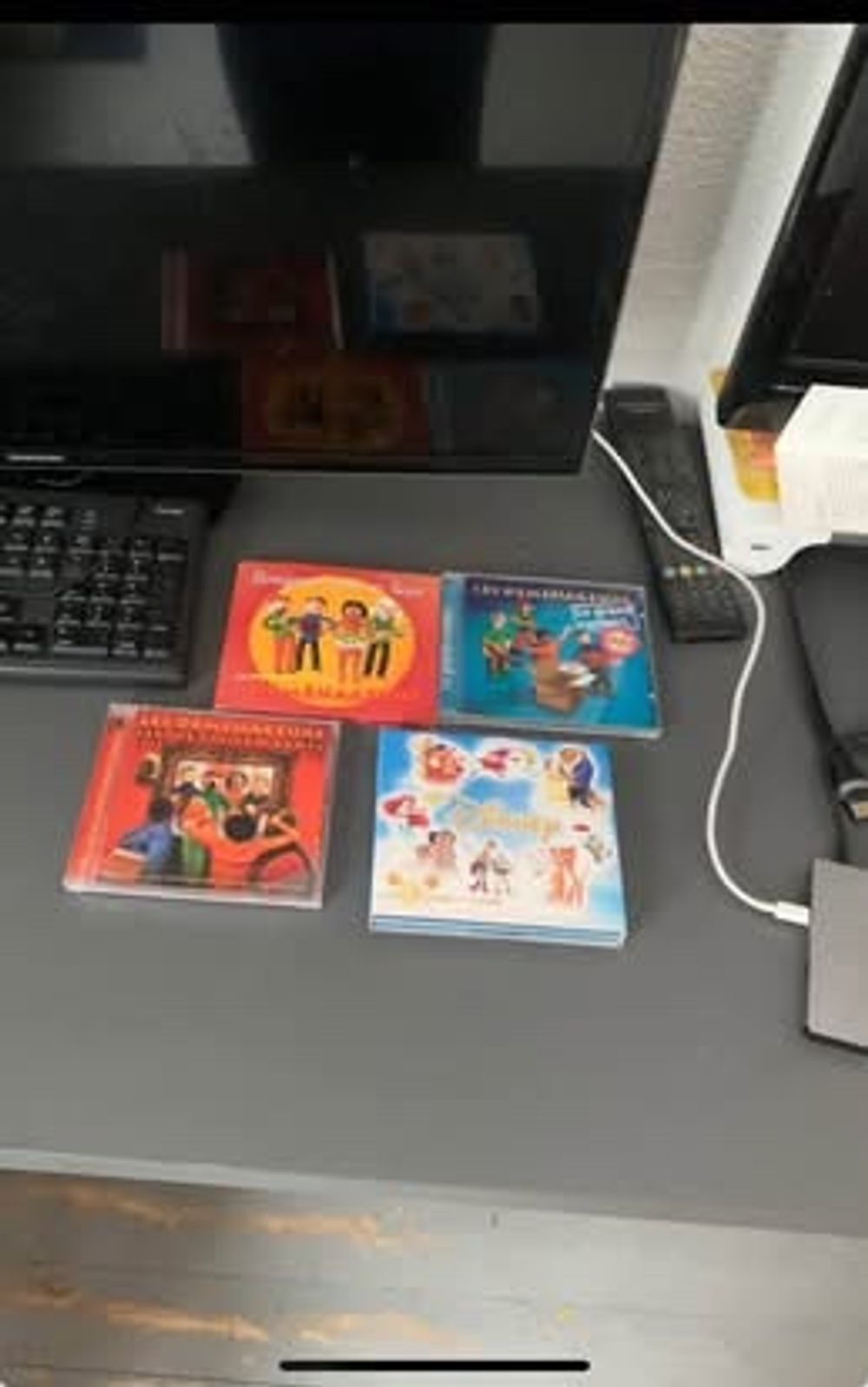Lot de 4 CD pour enfants (3 CD Les Déménageurs + 1