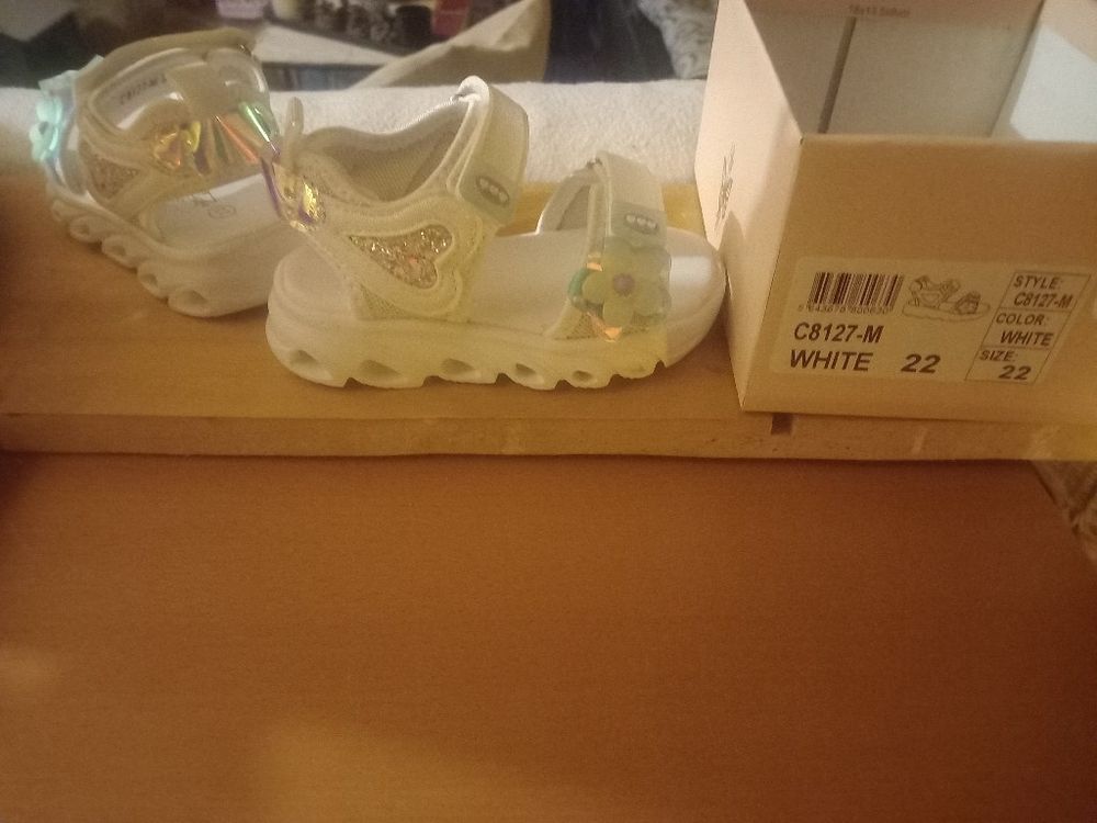 Paire de chaussures taille 22