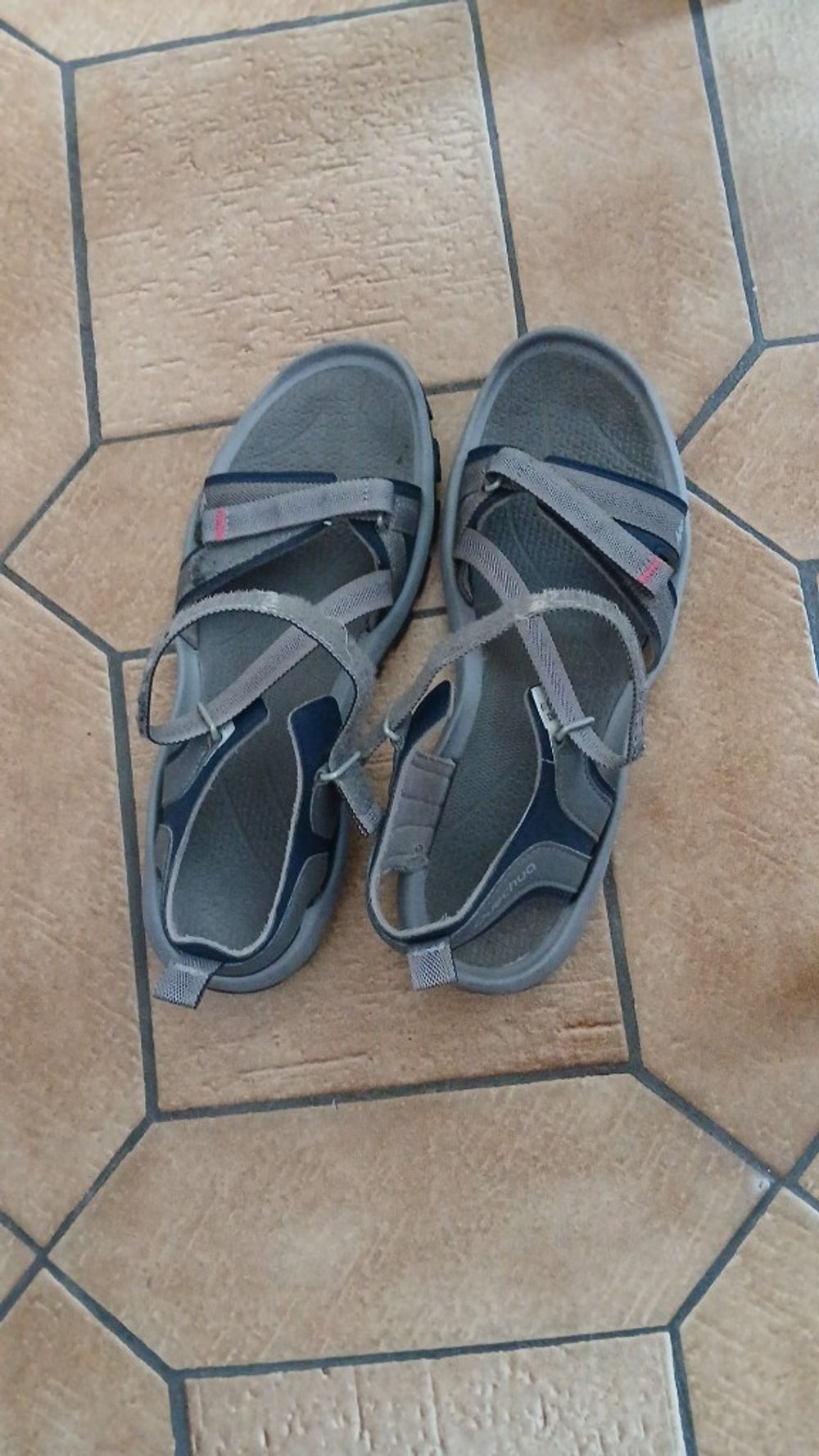 Paire de sandales taille 41