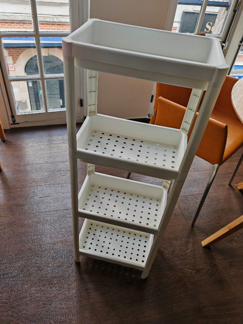Petite étagère de SDB